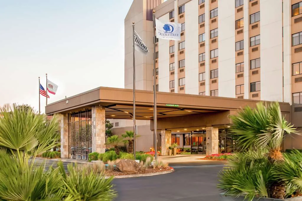 DoubleTree by Hilton guest room